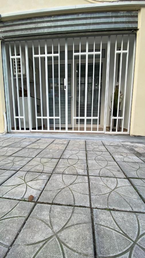 Kosta's * Tirana